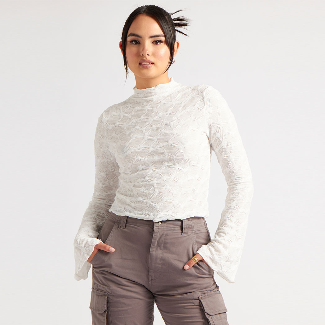 Ruffle Sleeve Crop Top w/ Tie, Off White – Bliss & Belle Boutique